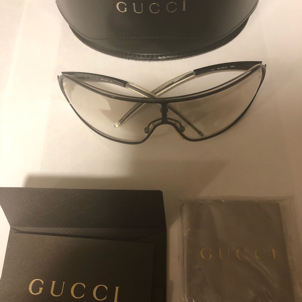 Gucci unisex Sunglasses 🕶 RARE and hard to find!